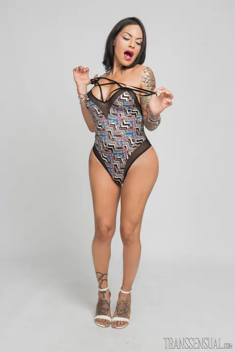 Trans Woman Poses Fully Nude in Private Set – photo 2 of 15