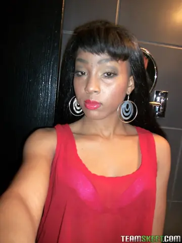 Mimi West – Ebony Brunette with Big Tits Flashes and Spreads Outdoors