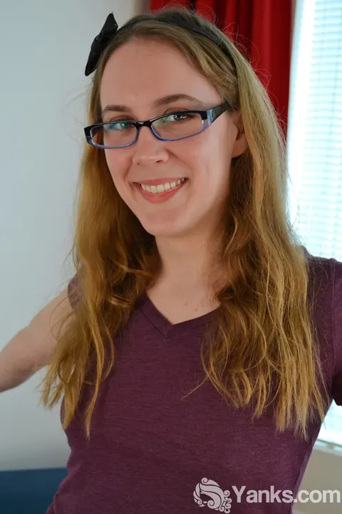 Sierra Cirque: Brunette in Glasses Toys Her Shaved Pussy with a Dildo – photo 1 of 17