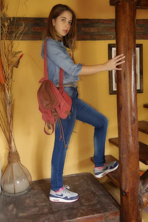 Slim PAWG Strips Out of Her Jeans and Spreads Her Ass – photo 1 of 21