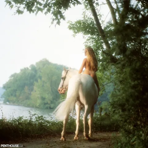 Natalie Smith: British Blonde with Big Tits Poses Nude Outdoors Near Horse – photo 1 of 12