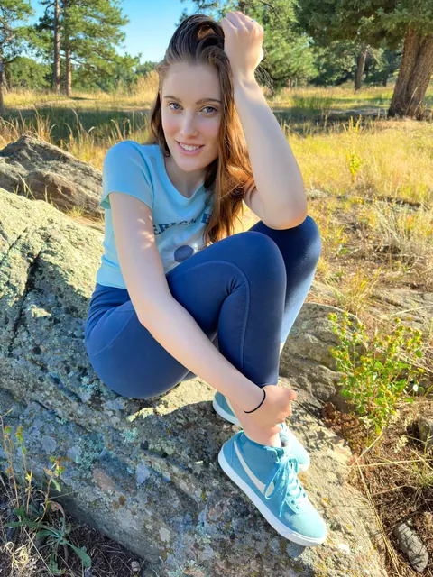Skinny Babe with a Big Ass Poses in Shorts Outdoors – photo 5 of 20