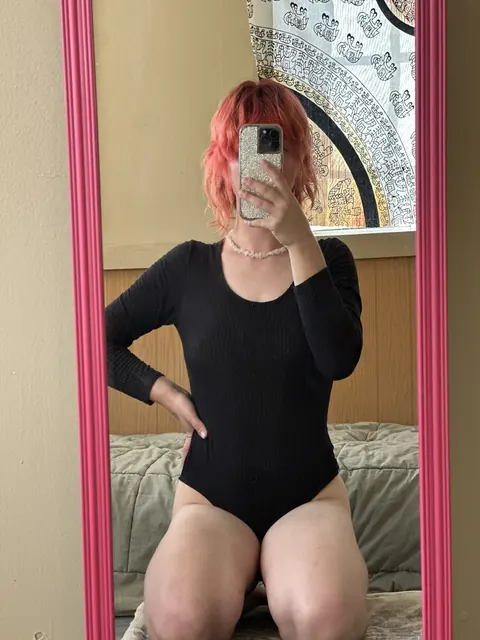 Skinny Redhead Flashes Her Big Ass in Shorts Selfie – photo 13 of 13