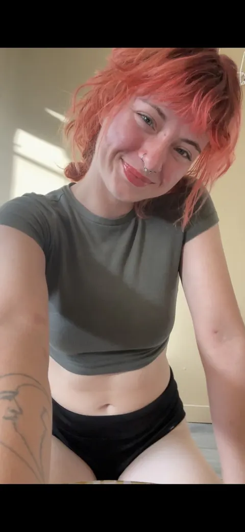 Skinny Redhead Flashes Her Big Ass in Shorts Selfie – photo 2 of 13