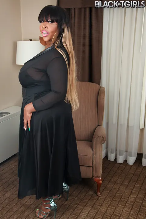 Curvy Trans Woman Strips and Poses Nude – photo 2 of 16