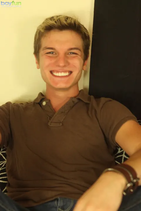 Thick Guy Fingers His Ass and Works a Dildo Deep Inside – photo 1 of 21
