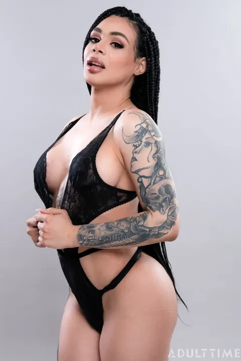 Trans Woman Joins Lesbian Threesome with Fingering and Licking – photo 12 of 15