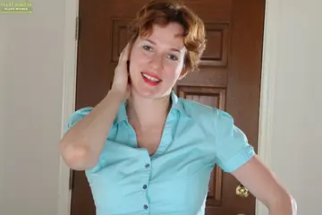 Thick MILF in a Skirt Spreads Her Hairy Pussy and Ass