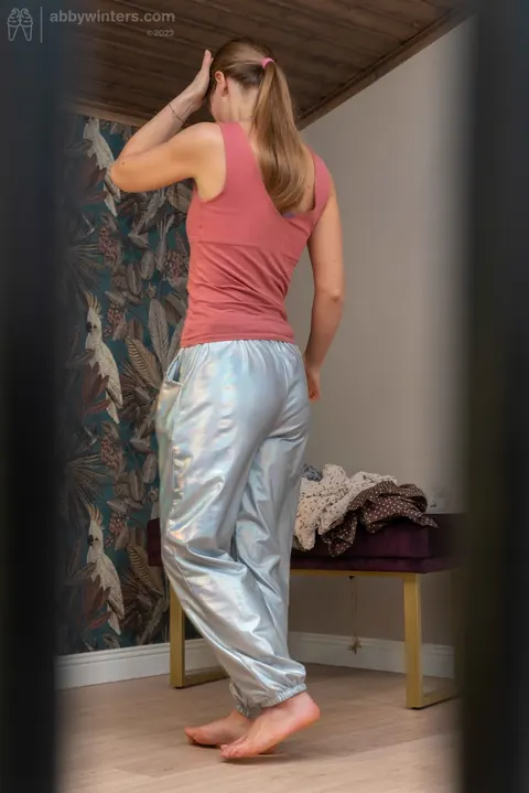 Hairy Australian Amateur Gets Dressed After Sex – photo 20 of 21