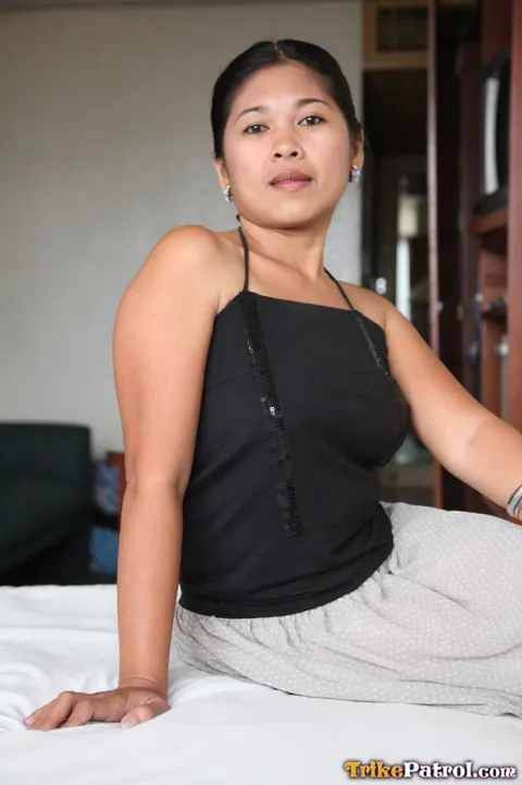 Asian MILF Undresses and Poses in a Hotel Room – photo 5 of 20