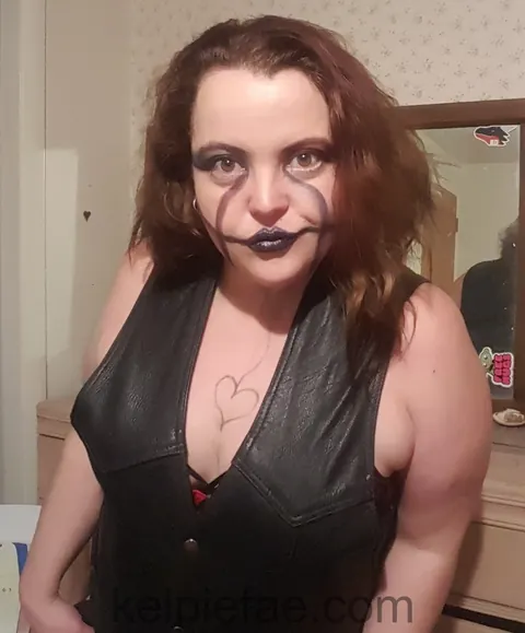 Curvy Brunette MILF Shows Off Her Big Tits – photo 3 of 15