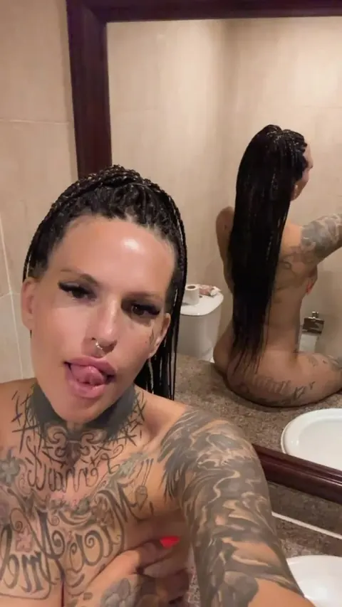 Tattooed Woman Poses Nude and Flaunts Her Fine Ass – photo 13 of 14