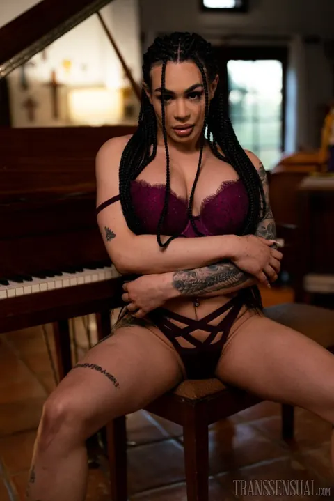 Trans Woman Has Lesbian Sex with Her Female Partner – photo 8 of 21