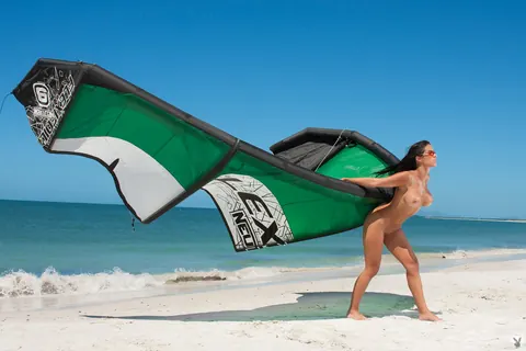 Gabriela Rojas: Curvy Venezuelan Brunette Undresses and Spreads on the Beach – photo 1 of 14