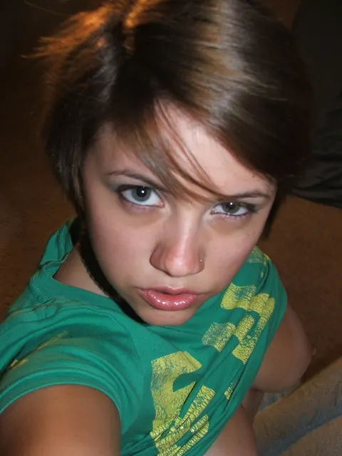 Tanned Amateur Flaunts Her Big Tits in a Selfie – photo 13 of 20