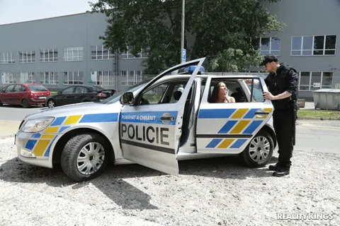 Stacy Cruz: Czech Redhead in Glasses and Heels Sucks Cop in the Car – photo 9 of 21