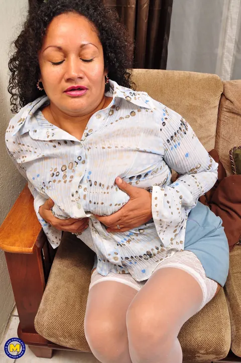 Curly Mature PAWG Fingers Her Pussy in Stockings – photo 3 of 21