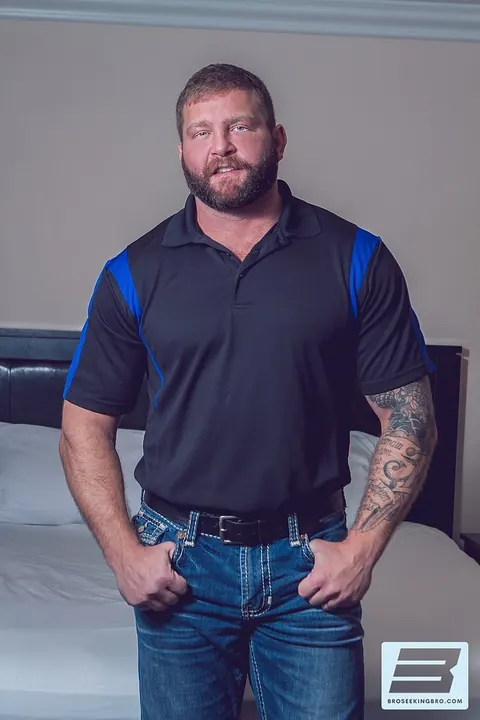 Man Takes Anal and Strokes to Cumshot – photo 1 of 21