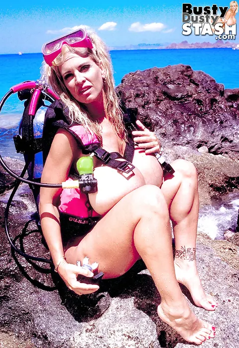 Busty Dusty: Blonde MILF Bares Her Enhanced Tits and Hairy Pussy on the Beach – photo 6 of 16
