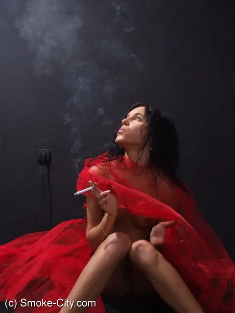European Brunette Smokes a Cigarette While Nude – photo 7 of 16