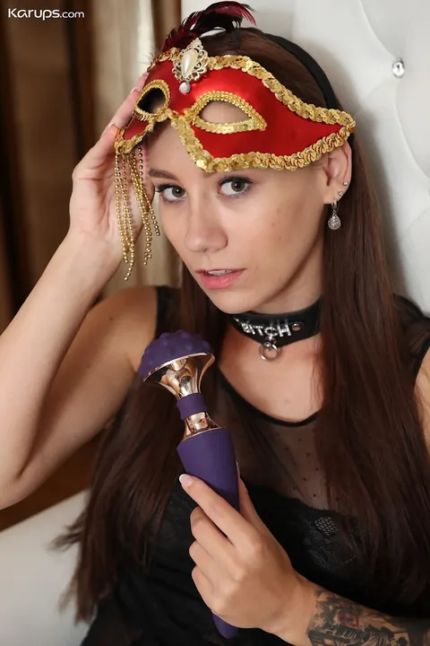 Aika May: Tall Czech Babe with Big Tits Fingers and Toys Herself – photo 3 of 21