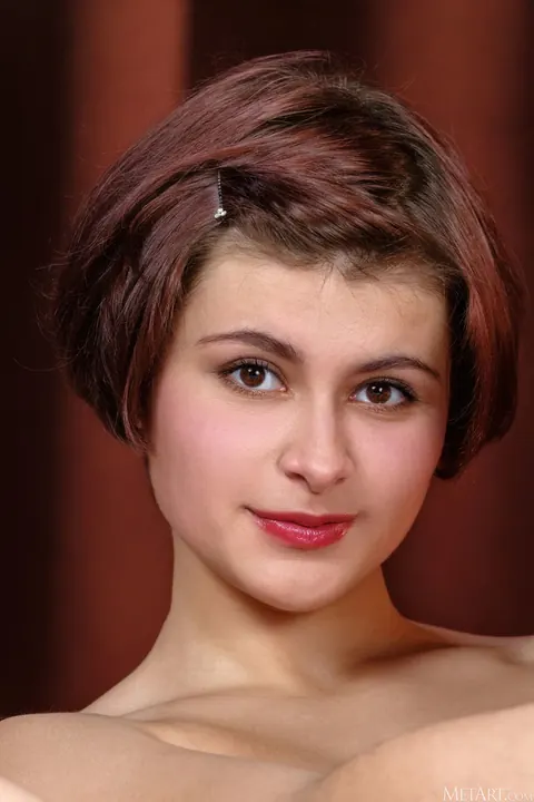 Ukrainian Brunette Stands Nude and Poses for the Camera – photo 18 of 21
