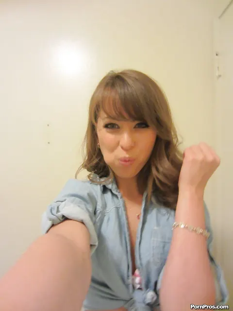 Riley Reid: Brunette in Lingerie Takes Mirror Selfies Spreading Her Pussy – photo 2 of 16
