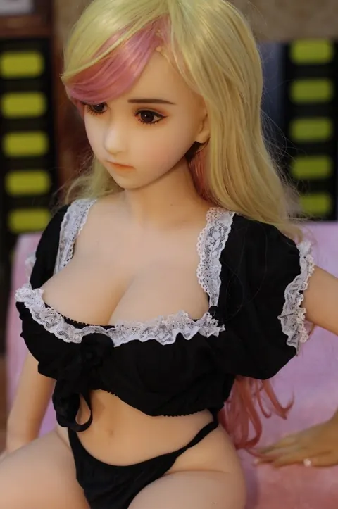 Japanese Woman Poses Nude Showing Her Enhanced Tits – photo 10 of 15