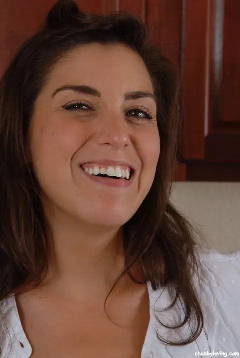 Leigh Dennis: BBW Latina Unleashes Her Big Natural Tits in the Kitchen – photo 1 of 16