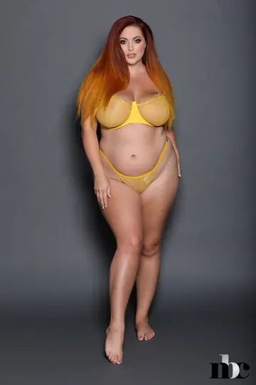 Lucy Collett – Curvy British Redhead Poses in Lingerie and Shows Her Big Tits