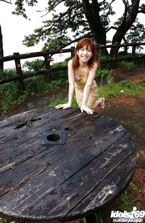 An Nanba: Thick Japanese Redhead Strips Out of Her Skirt Outdoors – photo 8 of 16