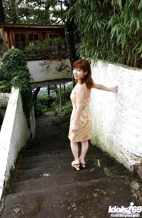 An Nanba: Thick Japanese Redhead Strips Out of Her Skirt Outdoors – photo 1 of 16