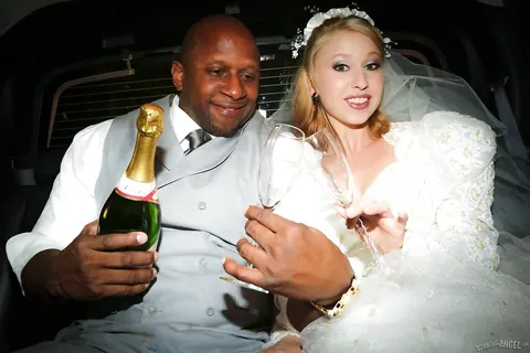 Eidyia: Tall Blonde with Big Natural Tits Takes BBC at a Wedding – photo 4 of 15