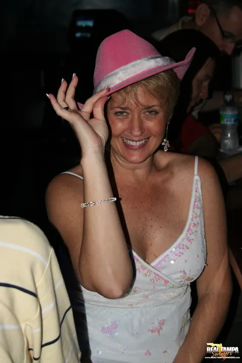 Dee Delmar: Busty Blonde and Redhead MILFs Share a Man in a Threesome – photo 18 of 21