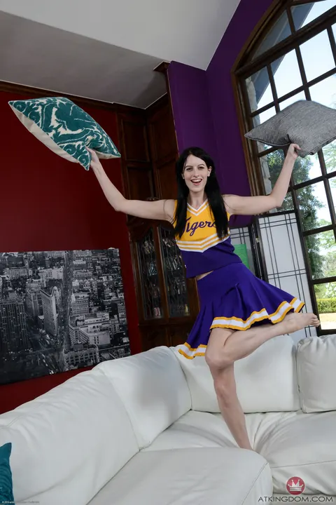 Alex Harper: Tall Slim Brunette Undresses and Spreads Her Legs – photo 3 of 21