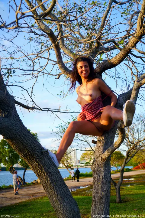 Kylie Rocket: Tall Brunette with Small Natural Tits Reveals Her Body on the Beach – photo 14 of 21