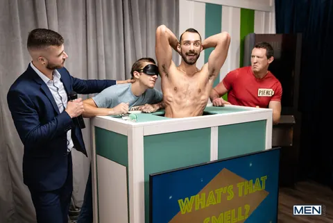 Two Men Strip Nude and Flex for the Camera – photo 4 of 13