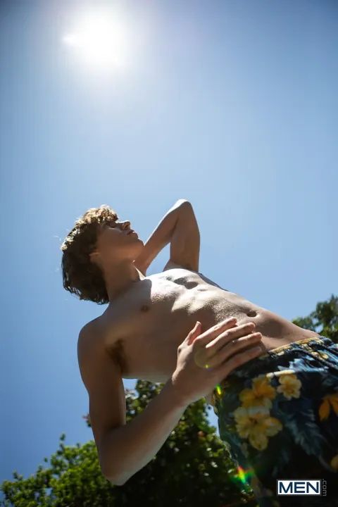 Black Stud Fucks a White Guy Outdoors – photo 4 of 16