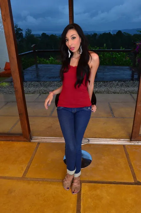Alicia Duran: Latina Brunette Strips Out of Her Jeans Outdoors – photo 2 of 17