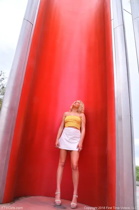 Curly Blonde Amateur Flashes in High Heels Outdoors – photo 17 of 21