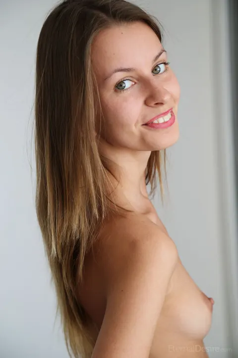 Lucia D: European Brunette Peels Off Her Bodysuit and Spreads Her Shaved Labia – photo 6 of 16