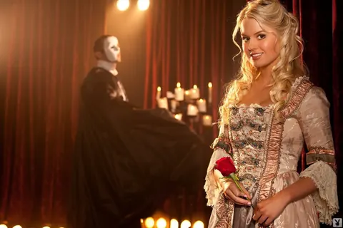 Anna Sophia Berglund: Blonde Flaunts Her Big Tits in Cosplay and High Heels – photo 2 of 11