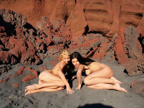 Two Women Kiss and Spread Lesbian Style Outdoors – photo 19 of 21