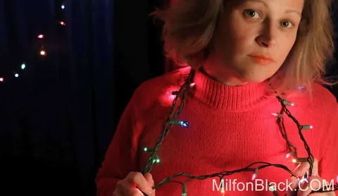 BBW MILF with Big Tits Poses Under Christmas Lights – photo 14 of 15