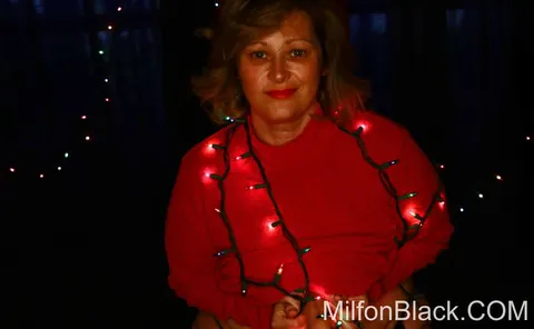 BBW MILF with Big Tits Poses Under Christmas Lights – photo 2 of 15