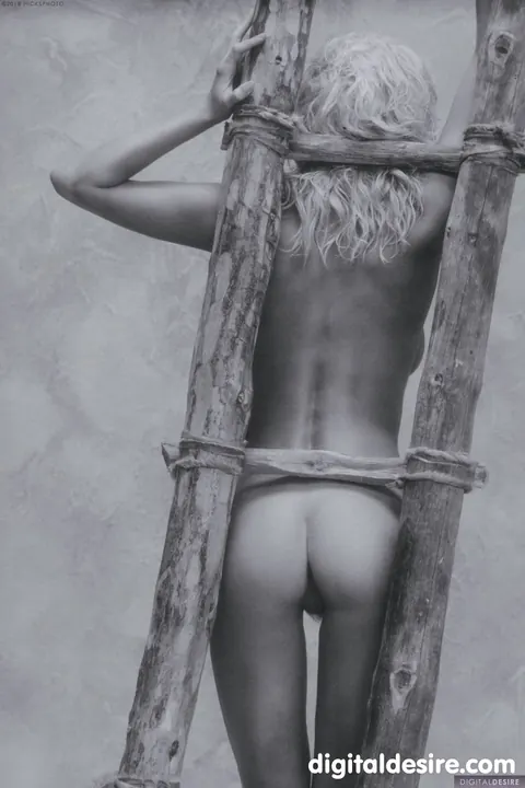 Blonde Woman Strips Nude and Poses in the Forest – photo 9 of 21
