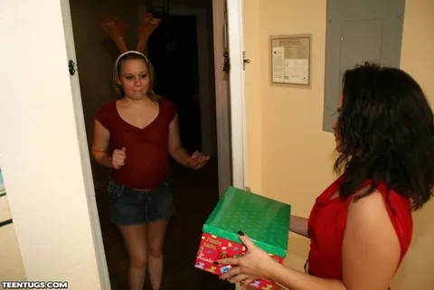 Michelle Maverick: Brunette in a Christmas Skirt Gives a Handjob – photo 2 of 12