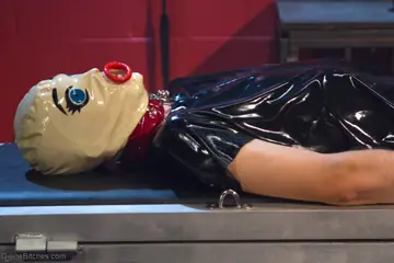 Mona Wales – Tall Blonde MILF Uses a Strapon on Her Bound Sub