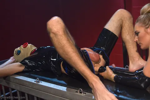 Mona Wales: Tall Blonde MILF Uses a Strapon on Her Bound Sub – photo 12 of 14