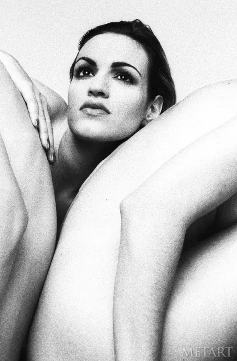 Woman Undresses Fully in Glamour Photo Series – photo 9 of 20